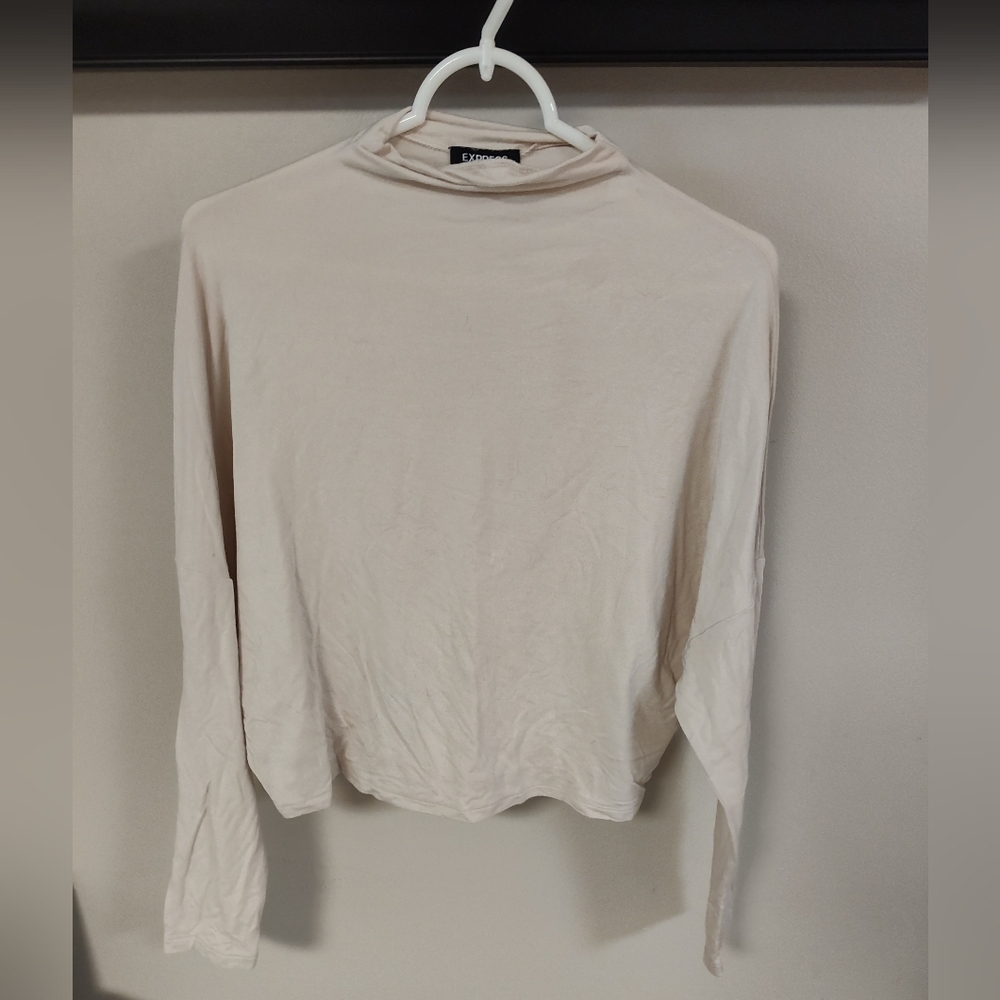 Ladies Express Funnel Neck Waist Length Ivory T-shirt - Dolman Sleeves - Size XS - Picture 2 of 5